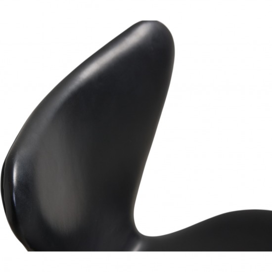 Sæt med 8 Arne Jacobsen Syver stole i sort læder