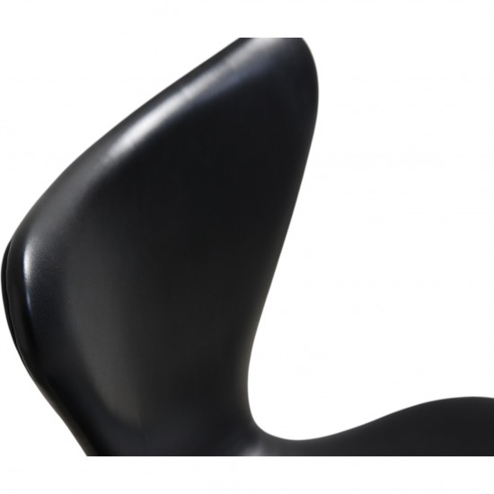 Sæt med 8 Arne Jacobsen Syver stole i sort læder