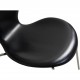 Sæt med 8 Arne Jacobsen Syver stole i sort læder