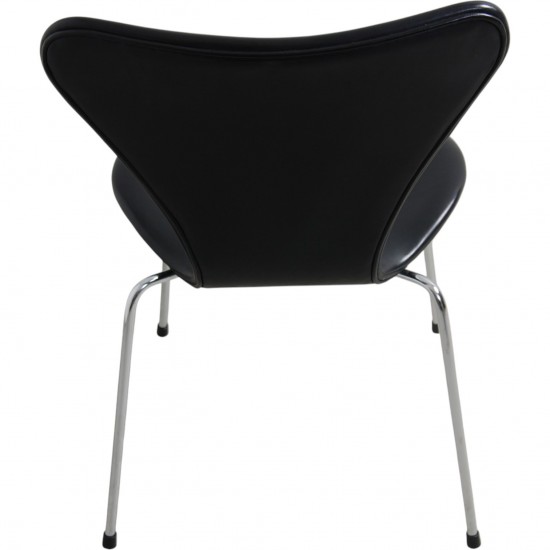 Sæt med 8 Arne Jacobsen Syver stole i sort læder