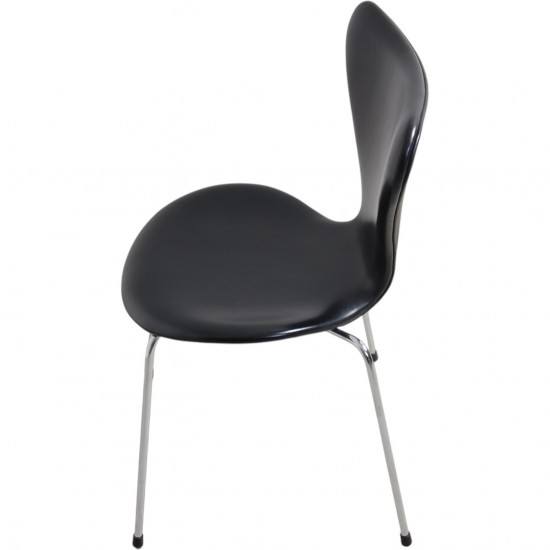 Sæt med 8 Arne Jacobsen Syver stole i sort læder