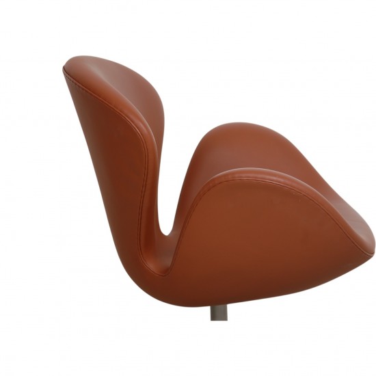Arne Jacobsen Svanen stol i valnød læder