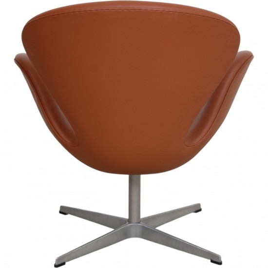 Arne Jacobsen Svanen stol i valnød læder