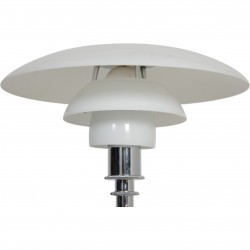 Poul Henningsen PH3/2 table lamp