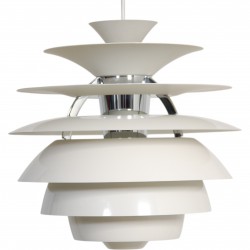 Poul Henningsen Snowball Lamp