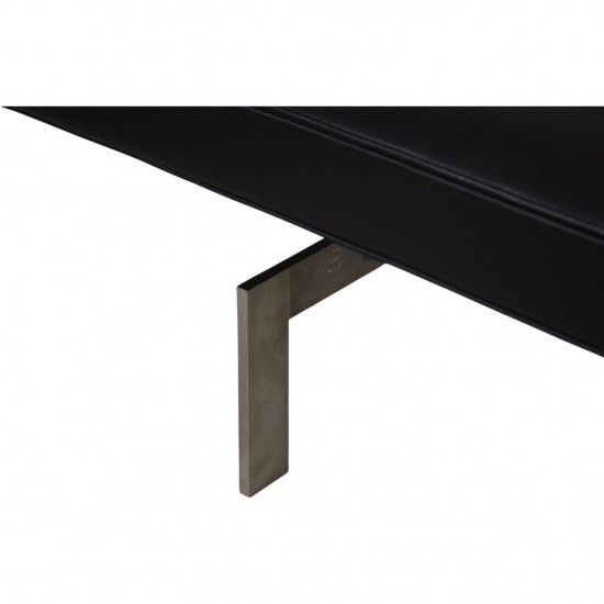 Poul Kjærholm PK80 daybed in black Aura leather
