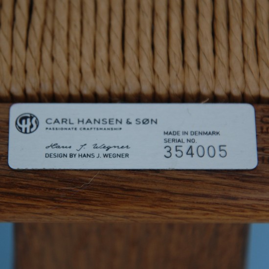 Sæt med 8 Hans Wegner Y-stole CH24 i røget eg