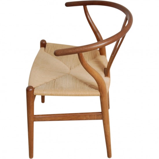 Sæt med 8 Hans Wegner Y-stole CH24 i røget eg