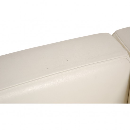 Le Corbusier LC2 2.seater sofa in white leather