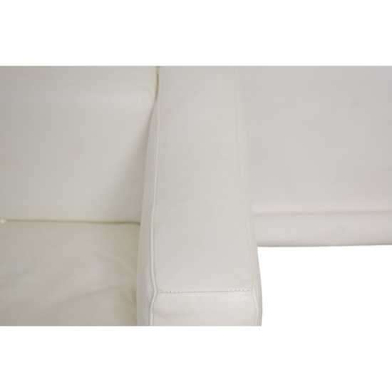 Le Corbusier LC2 2.seater sofa in white leather