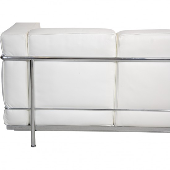 Le Corbusier LC2 2.seater sofa in white leather