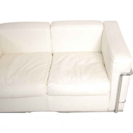 Le Corbusier LC2 2.seater sofa in white leather