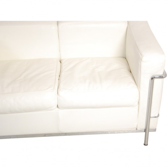 Le Corbusier LC2 2.seater sofa in white leather