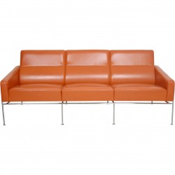 Arne Jacobsen 3.seater 3303 Airport sofa in cognac leather