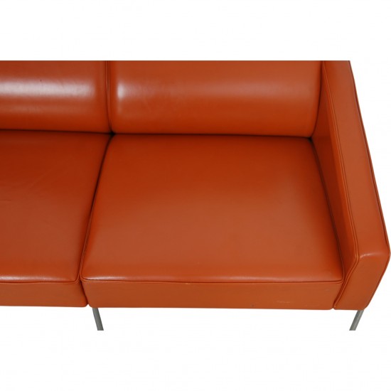 Arne Jacobsen 3-personers 3303 sofa i cognac læder