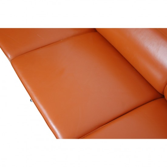 Arne Jacobsen 3-personers 3303 sofa i cognac læder