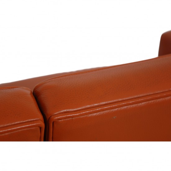 Arne Jacobsen 3-personers 3303 sofa i cognac læder