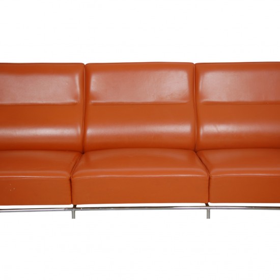 Arne Jacobsen 3-personers 3303 sofa i cognac læder