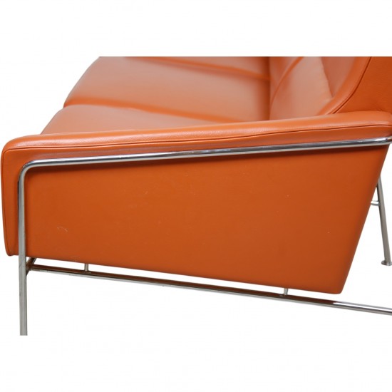 Arne Jacobsen 3-personers 3303 sofa i cognac læder