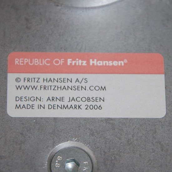 Arne Jacobsen Svanestol i sort originalt aura læder 2006