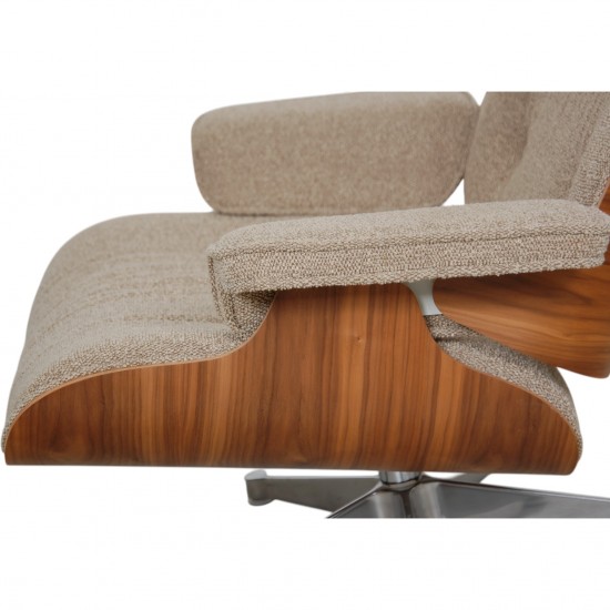 Charles Eames Lounge chair med ottoman i Nubia stof