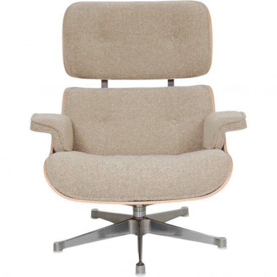 Charles Eames Lounge chair med ottoman i Nubia stof