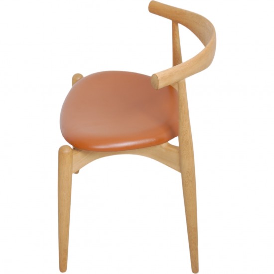 Sæt med 4 Hans Wegner CH20 stole af eg