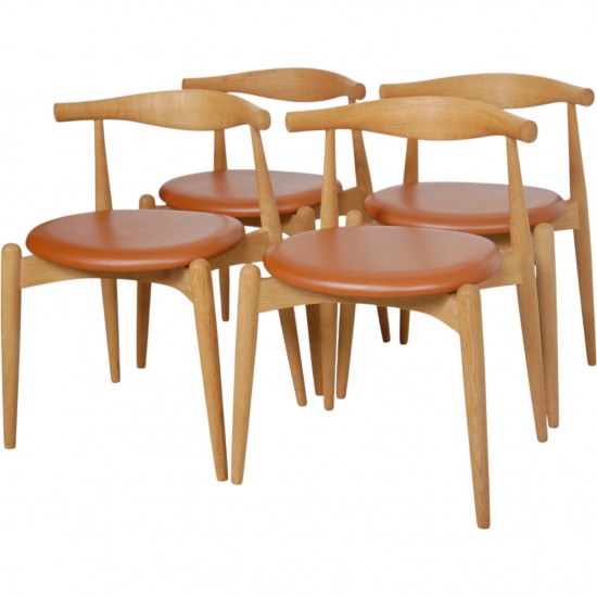 Sæt med 4 Hans Wegner CH20 stole af eg
