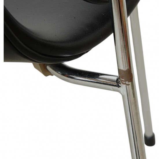 Arne Jacobsen 3208 Lilje stol i sort læder
