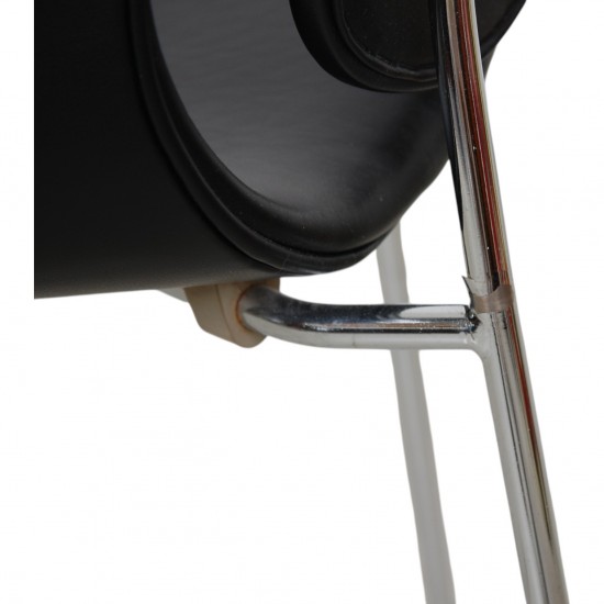 Arne Jacobsen 3208 Lilje stol i sort læder