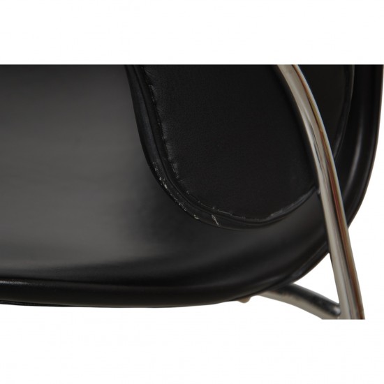 Arne Jacobsen 3208 Lilje stol i sort læder