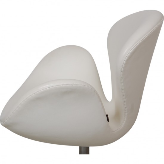 Arne Jacobsen Svanestol i hvidt Aura læder 2011