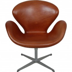 Arne Jacobsen Tall Swan chair in patinated Cognac anilin leather