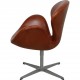 Arne Jacobsen høj Svanestol i patineret cognac anilin læder