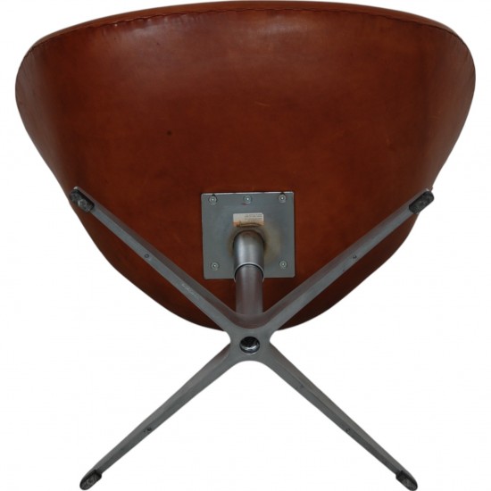 Arne Jacobsen høj Svanestol i patineret cognac anilin læder