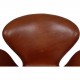 Arne Jacobsen høj Svanestol i patineret cognac anilin læder
