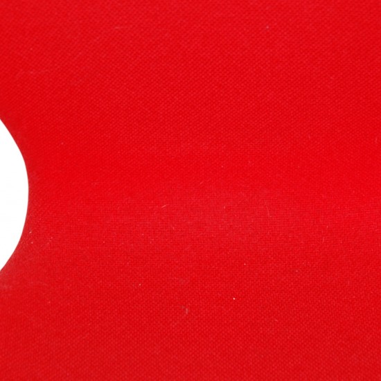 Sæt af fire Arne Jacobsen Syver stole i rødt stof