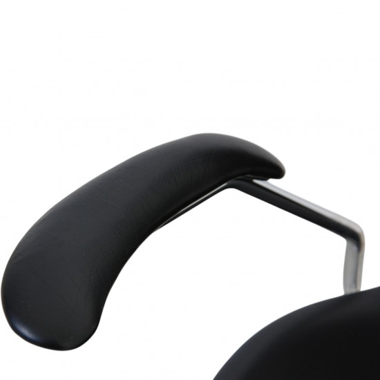 Arne Jacobsen 3217 Syver kontorstol i sort Essential læder