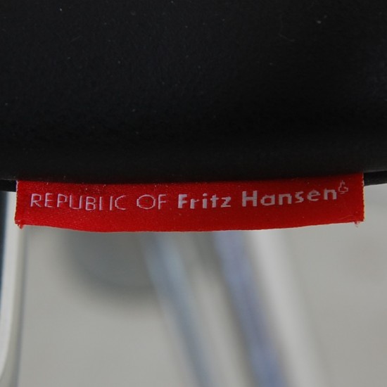 Arne Jacobsen 3217 Syver kontorstol i sort Essential læder