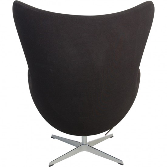 Arne Jacobsen Ægget stol i sort stof 2012