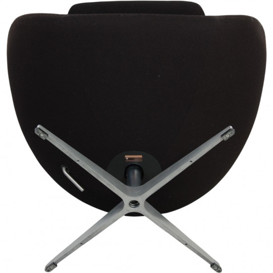 Arne Jacobsen Ægget stol i sort stof 2012
