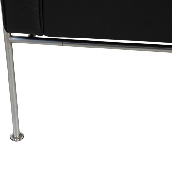 Arne Jacobsen 2pers Lufthavnssofa nypolstret i sort bizon læder