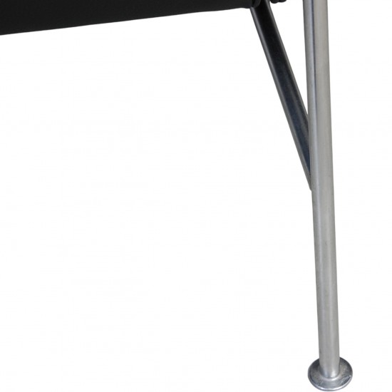 Arne Jacobsen 2pers Lufthavnssofa nypolstret i sort bizon læder