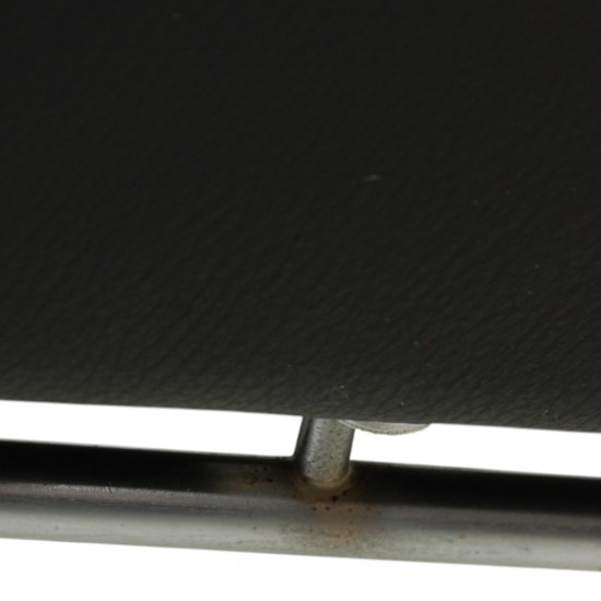 Arne Jacobsen 2pers Lufthavnssofa nypolstret i sort bizon læder