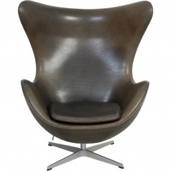 Arne Jacobsen Ægget stol i sort grace læder 2010