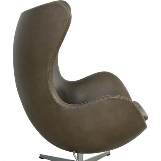 Arne Jacobsen Ægget stol i sort grace læder 2010