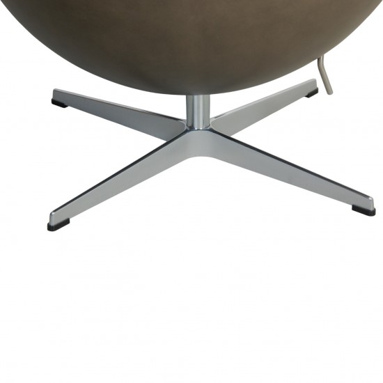 Arne Jacobsen Ægget stol i sort grace læder 2010