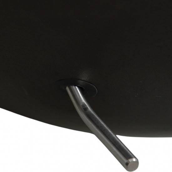 Arne Jacobsen Ægget stol i sort grace læder 2010