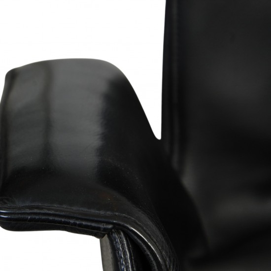 Fabricius og Kastholm høj Tulip stol i sort læder