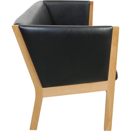 Hans Wegner 3-personers Ge285 sofa i sort læder